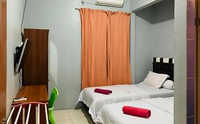 Home Stay Kembar Syariah Redpartner